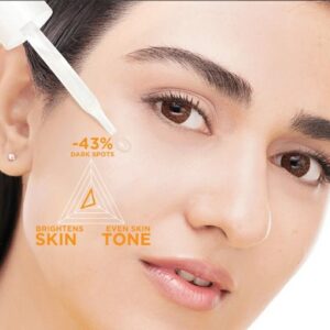 Garnier Skin Naturals Vitamin C Serum 30ml Brightening Spot Lightener - Image 3